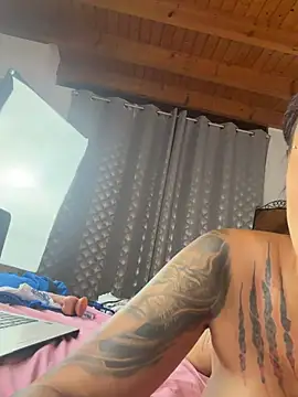 juliavegaoff (F milf) - TWERK NUE