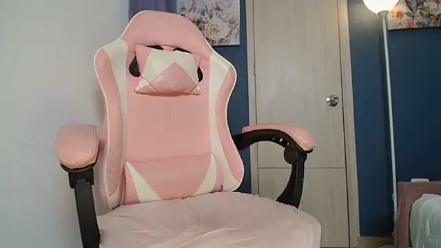 emmily_forev3r (T teen) - cum