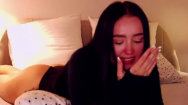 KimKhallifa webcam