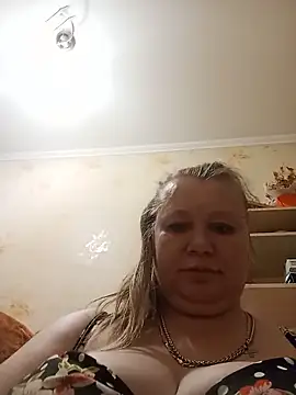 KiraStanton webcam