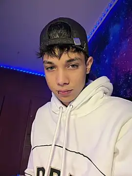roughdiamond_ (M twink) - Show penis😍