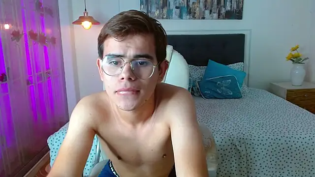 jack__tomas (M twink) - naked finger ass