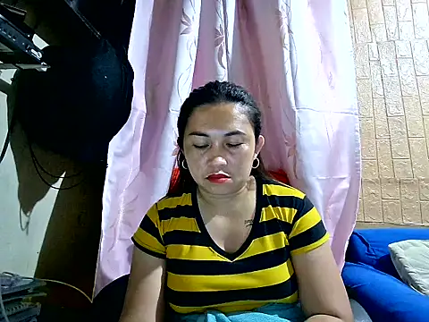 Lonely_Heart webcam