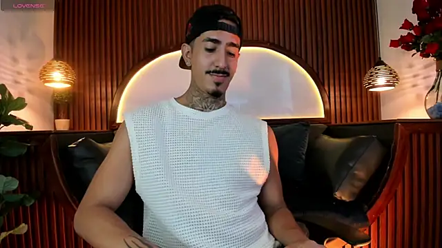 Donovan_Desmond webcam