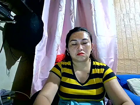 Lonely_Heart webcam