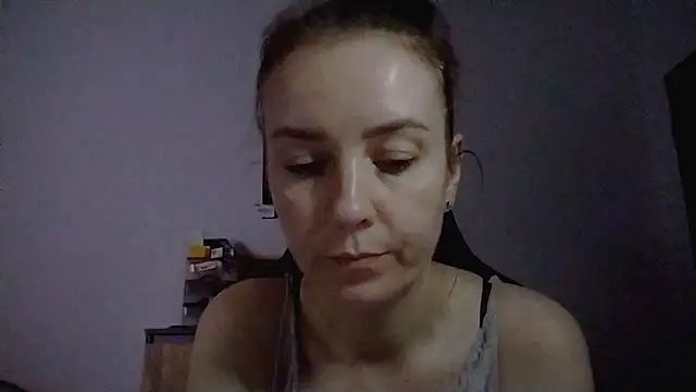 JenniferAlone webcam