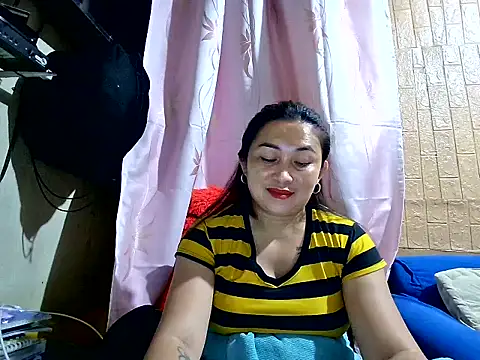 Lonely_Heart webcam