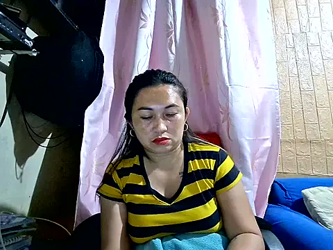 Lonely_Heart webcam