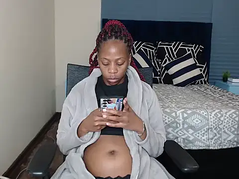 QUEENMANDYY webcam