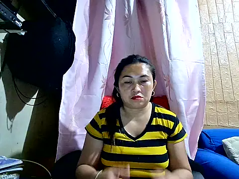 Lonely_Heart webcam