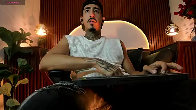 Donovan_Desmond webcam