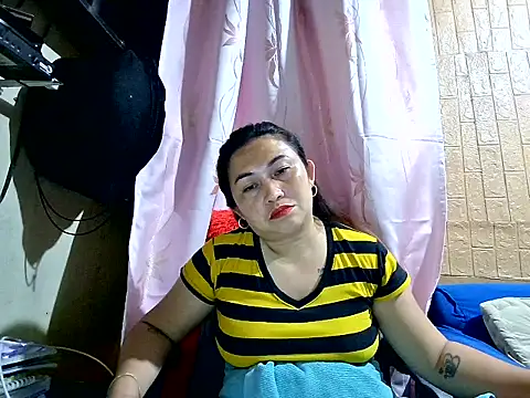 Lonely_Heart webcam