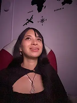 Sasha-firee live cam on StripChat