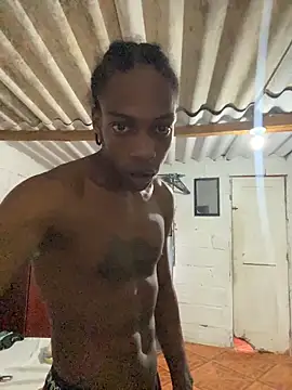 Larry-n-clouds webcam