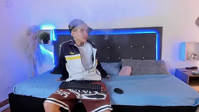 Orph95 - Couple webcam sex chat
