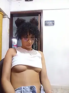 CamilaJohnston webcam