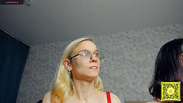 KarinStfleur webcam