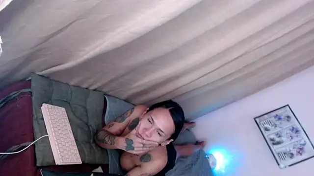 NathalieMea webcam