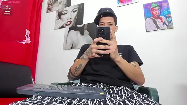 big_hot_boy_ webcam