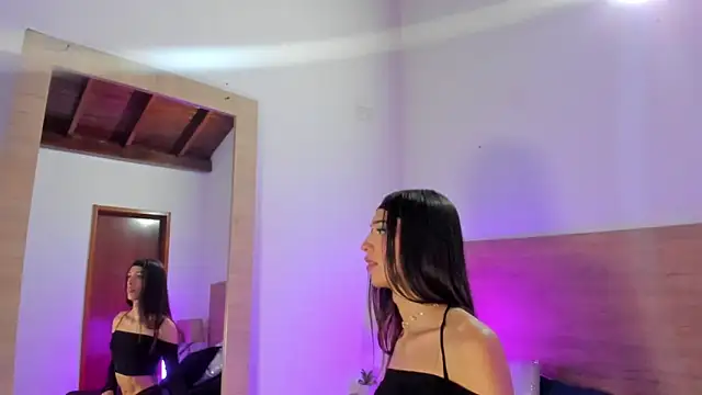 LaraRous live sex cam