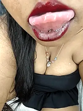 Curvy_Pooja webcam