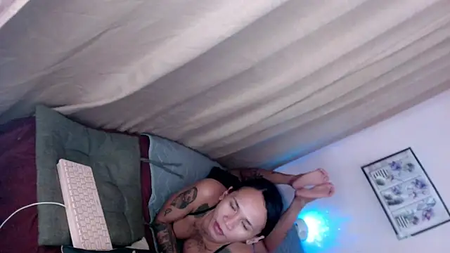 NathalieMea webcam