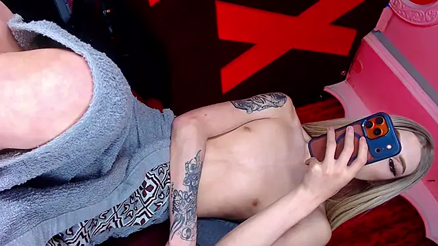 abrilbigcock live sex cam