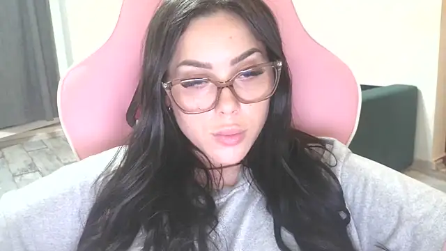 LovelyJulliette webcam