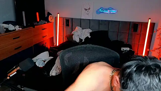 JordanShow webcam