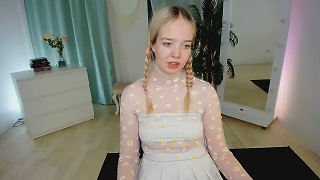 BellaMontgomery webcam