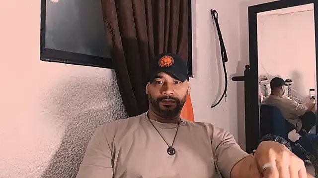 musclehetero webcam