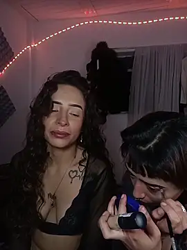 AlexxaAndRileyy webcam