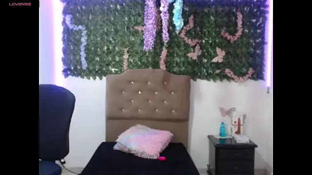 adara_cute_69 webcam