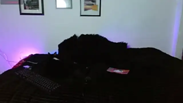 miadavisXXX webcam
