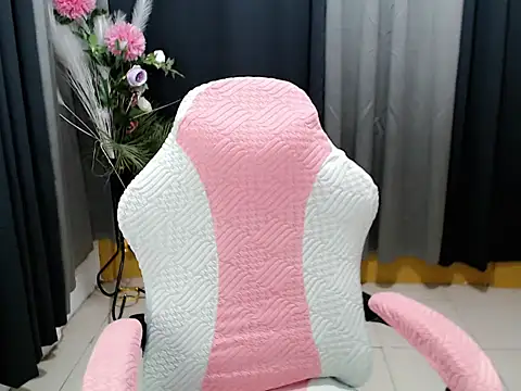 HoneyAfterDark_ webcam