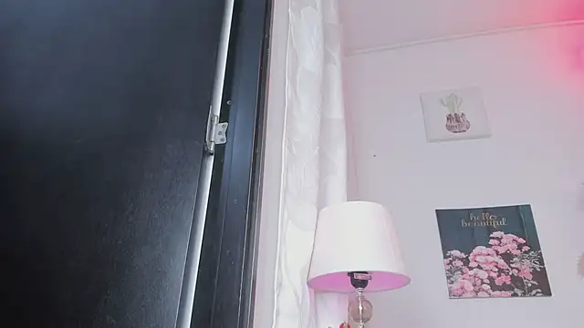 miaapril webcam