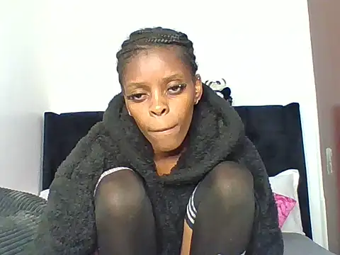 prettytinashe webcam