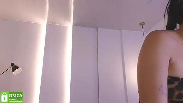 hot_little_bunny webcam