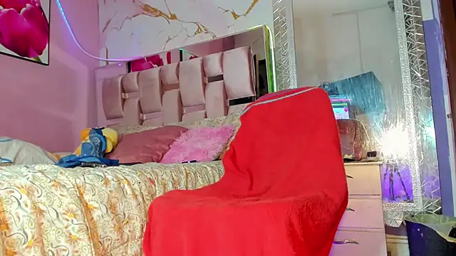 Modella: HUGE_BLACKCOCK