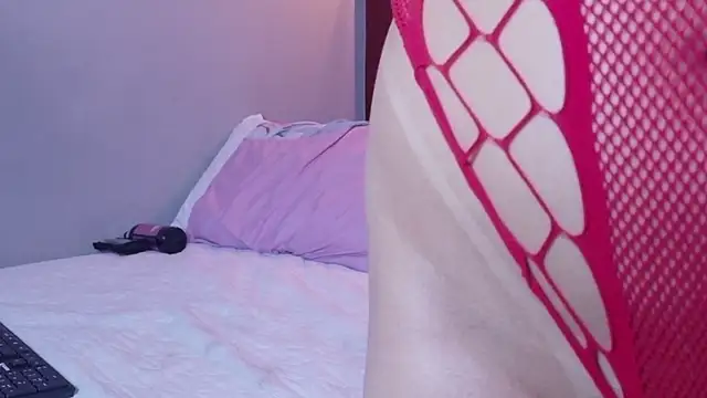 cutepetitee live sex cam