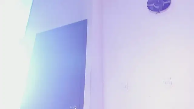 NaomiVelour webcam