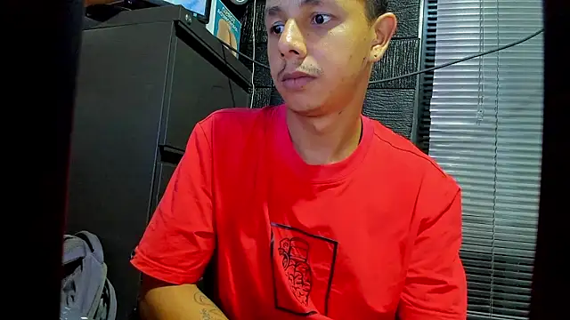boy_bigcock24cm live cam on StripChat
