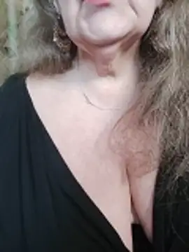 Snezhana live cam on StripChat