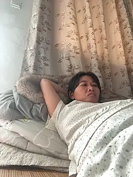 daaqnn (F milf) - 隔外衣抖胸