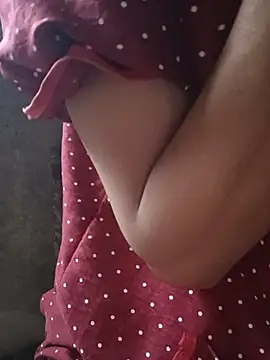 Hoa-tuylip live cam on StripChat