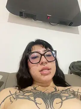 MennaLee_ webcam