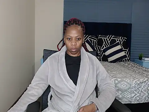 QUEENMANDYY webcam