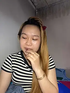 Almira6868 webcam