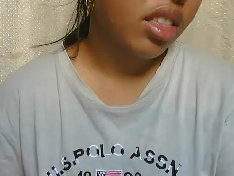ChubbyButty live cam on StripChat