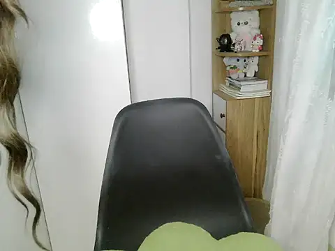 _Shizukaa_ live cam on StripChat